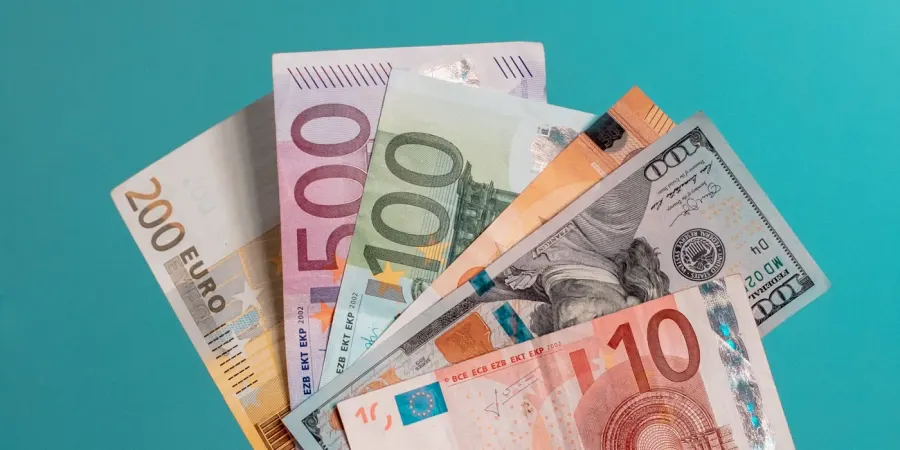 Bitllets d'euro, reclamacions de targetes revolving